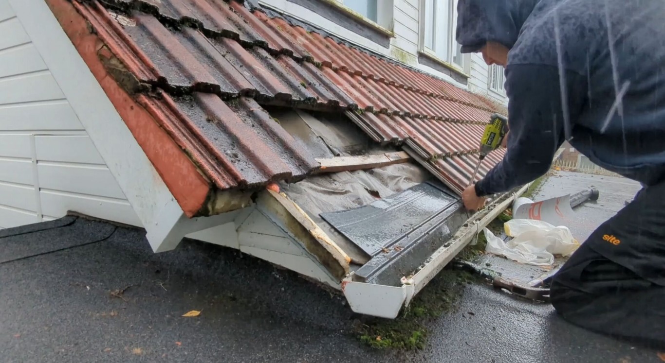 Professional roof repair services in San Gabriel